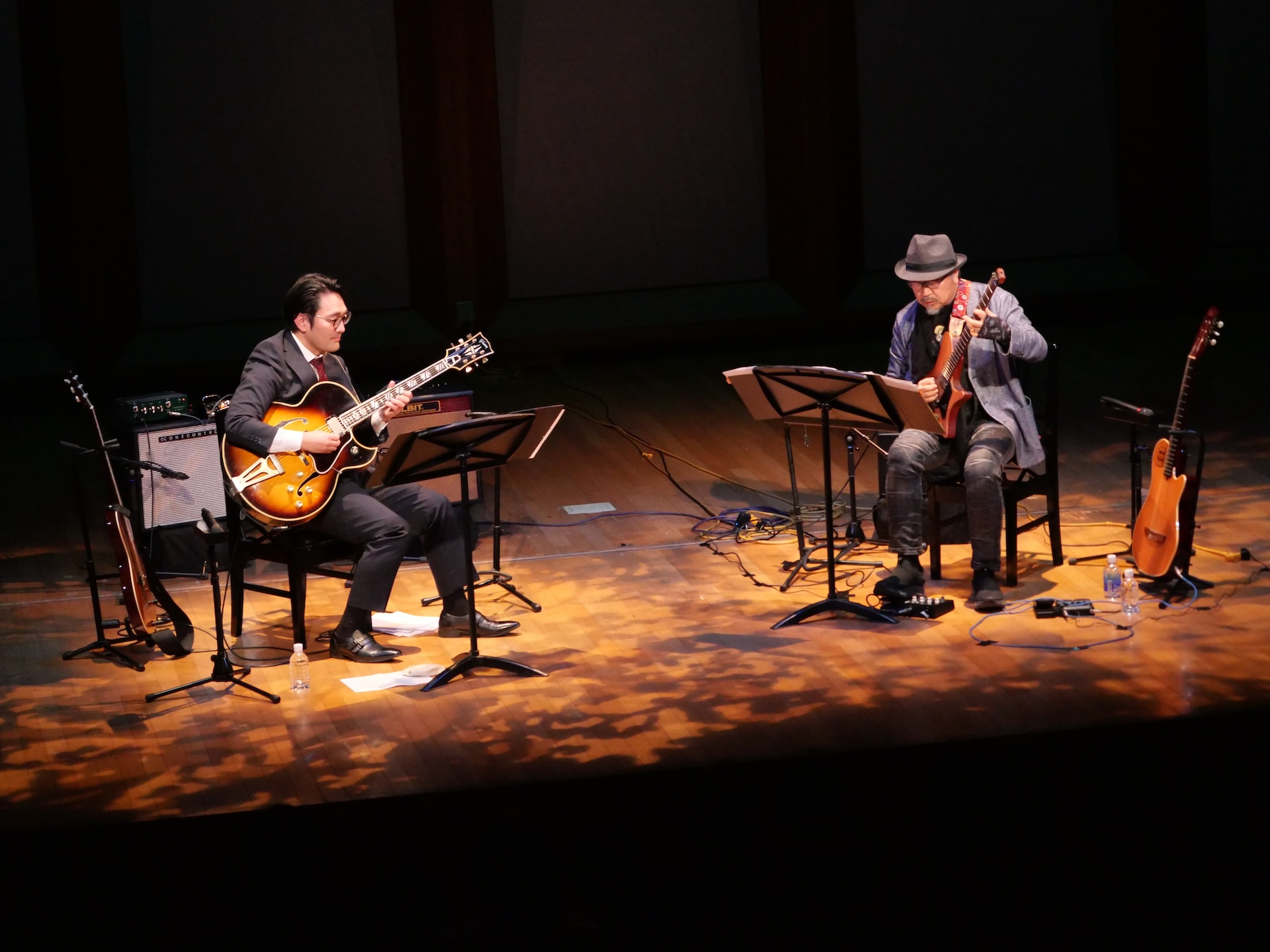 道下和彦(g)&佐津間純(g)DUO at 成城ホール… - Jazz Guitarist